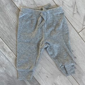 ✨3-$15✨ Baby Gap pants 3-6 months
